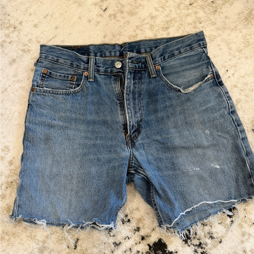 Vintage Levi's 550 Relaxed Fit Blue Denim Jeans with Leather Patch